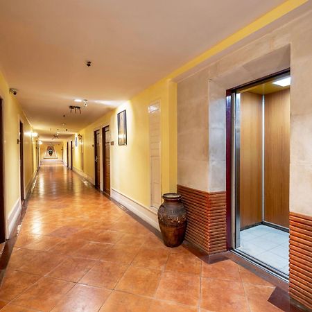 Royal Ivory Sukhumvit Nana Hotel Bangkok Exterior photo