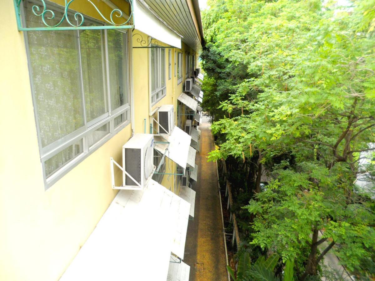 Royal Ivory Sukhumvit Nana Hotel Bangkok Exterior photo