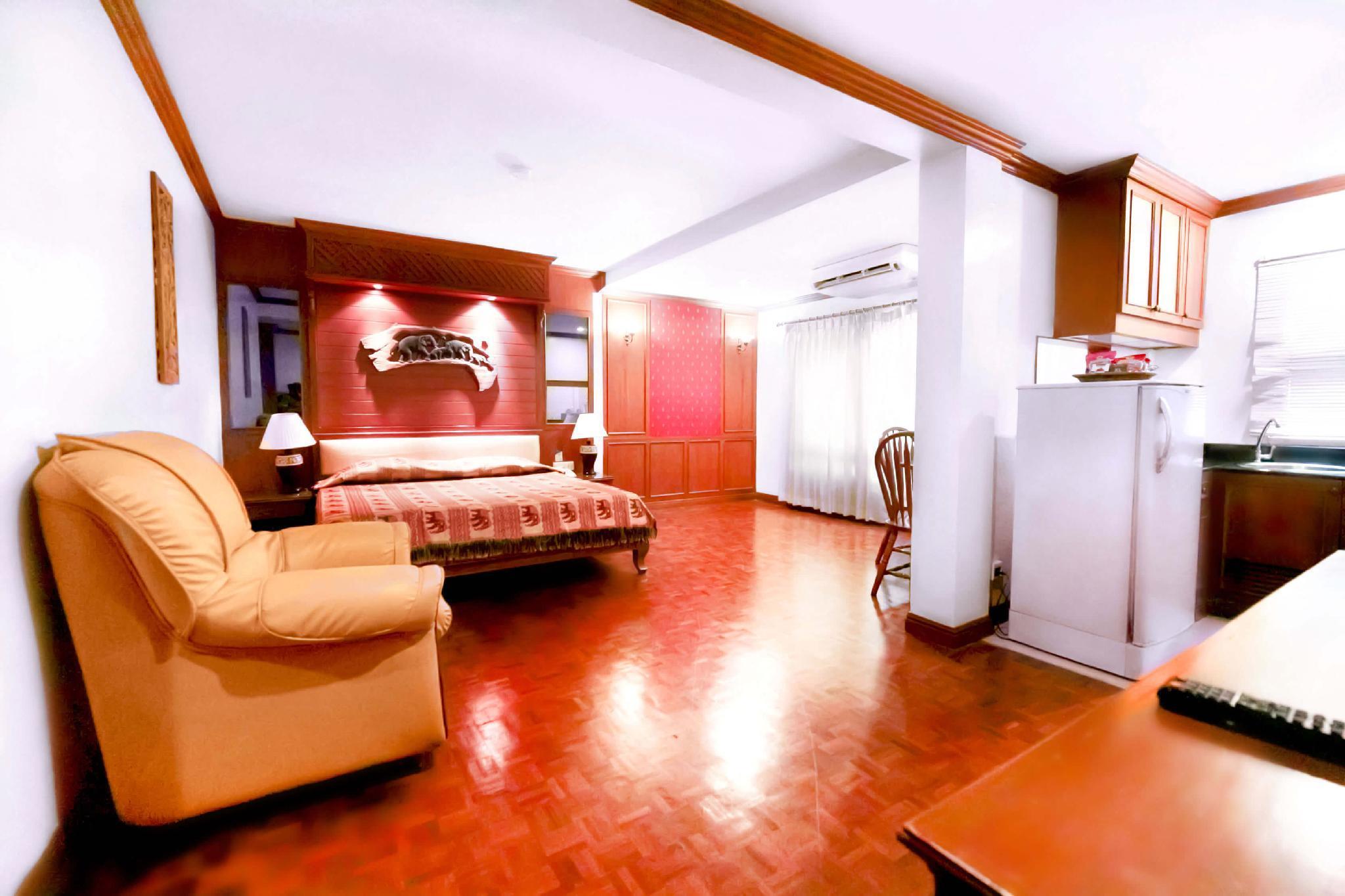 Royal Ivory Sukhumvit Nana Hotel Bangkok Exterior photo