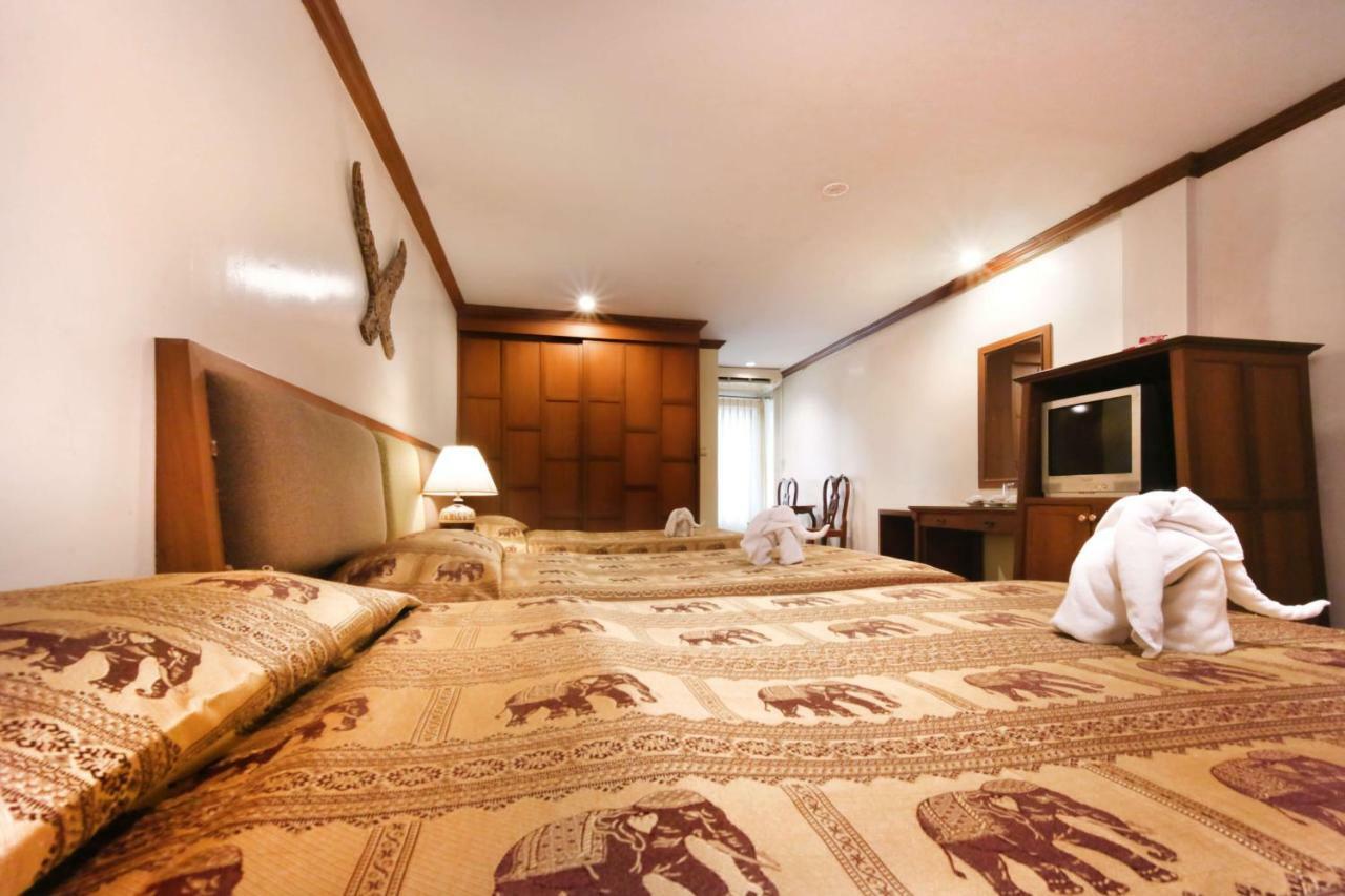 Royal Ivory Sukhumvit Nana Hotel Bangkok Exterior photo