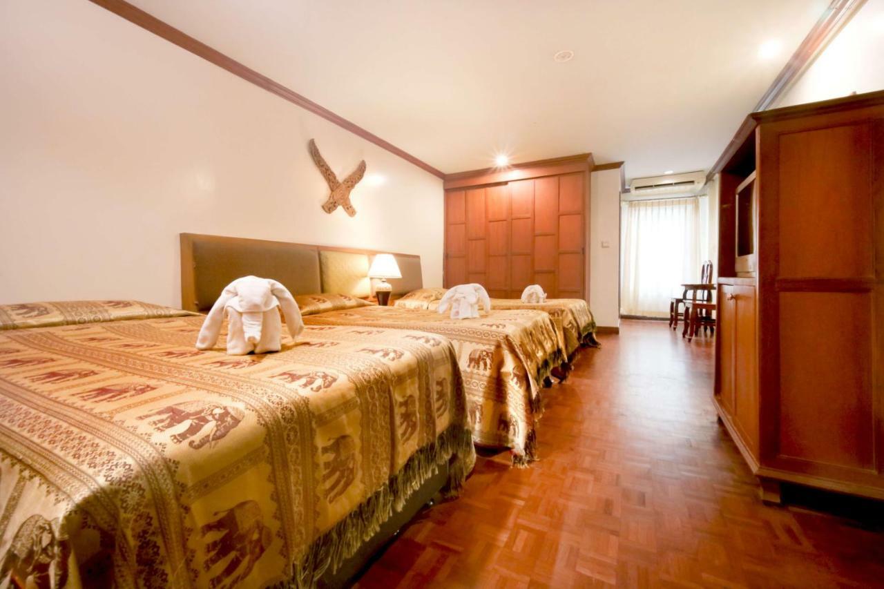 Royal Ivory Sukhumvit Nana Hotel Bangkok Exterior photo