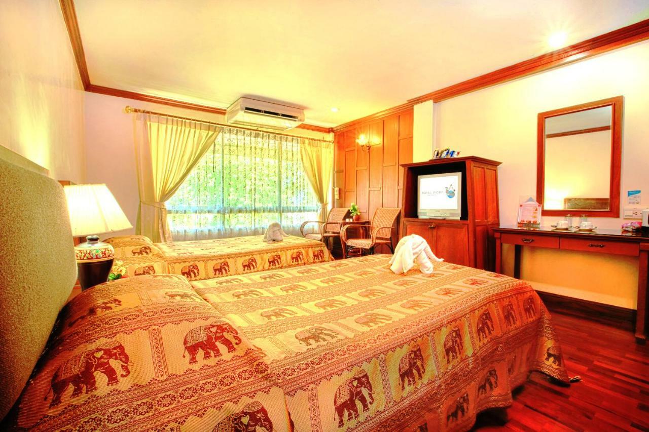 Royal Ivory Sukhumvit Nana Hotel Bangkok Exterior photo