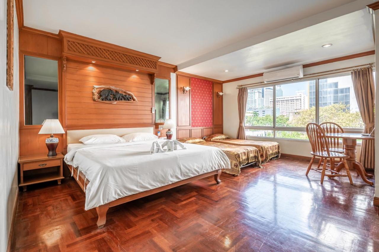 Royal Ivory Sukhumvit Nana Hotel Bangkok Exterior photo