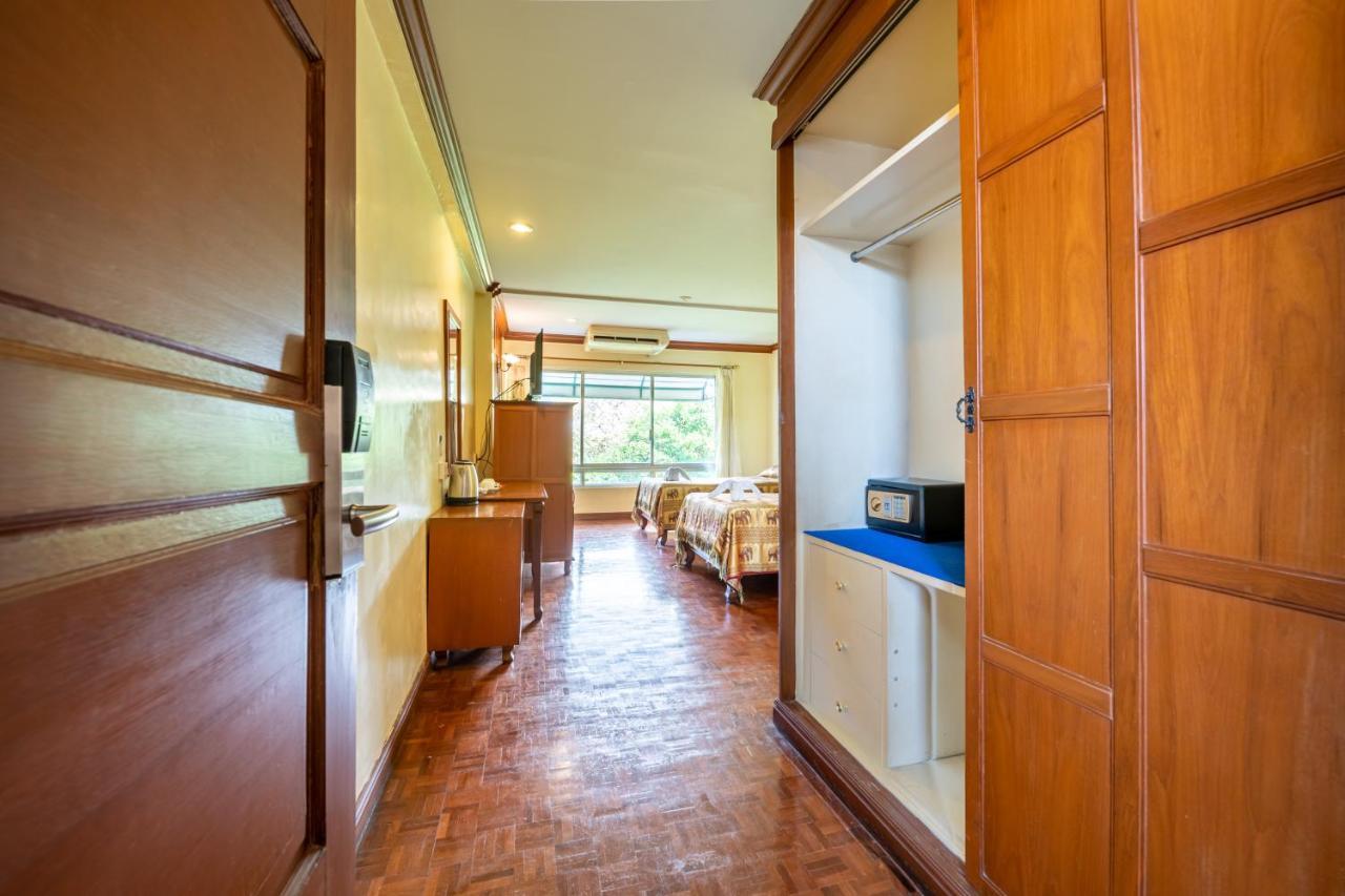 Royal Ivory Sukhumvit Nana Hotel Bangkok Exterior photo