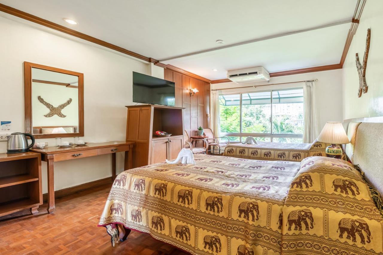 Royal Ivory Sukhumvit Nana Hotel Bangkok Exterior photo